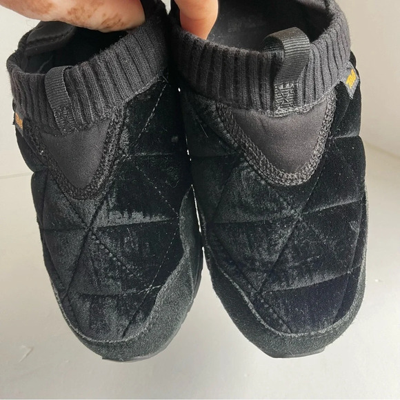 Teva Womens Ember Moc Velvet Slipper Sneaker Shoes, Black, US 5 - Picture 8 of 10